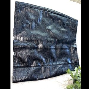 Leather skirt. Size 6.
